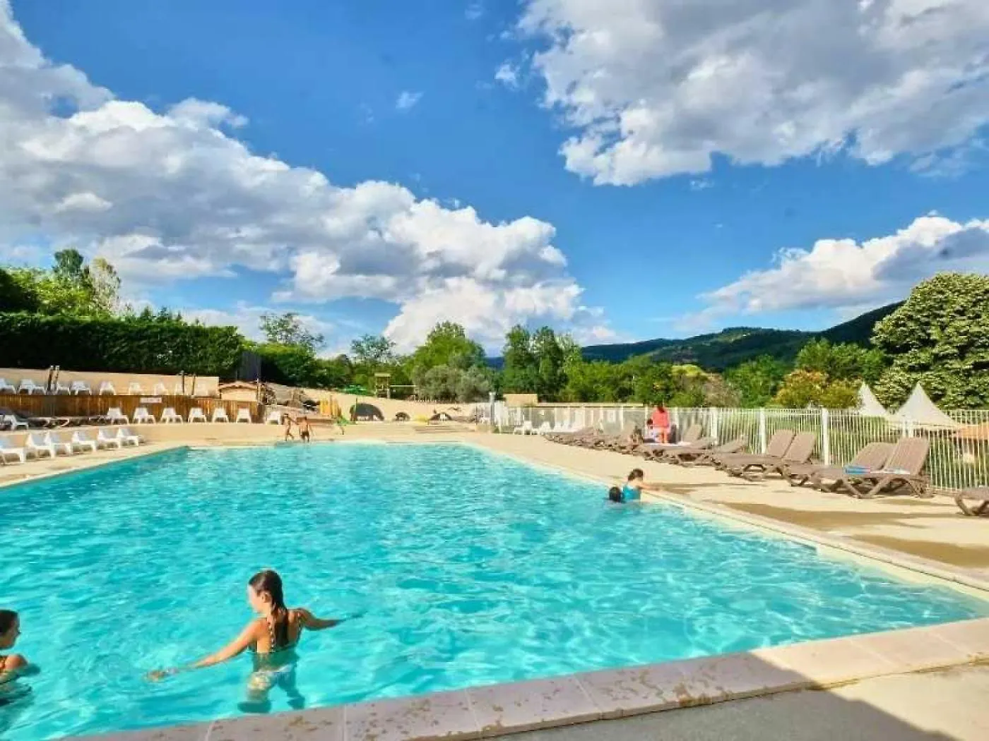 Campsite Camping 3 Etoiles - Piscine - Eec0Eh Lussas France