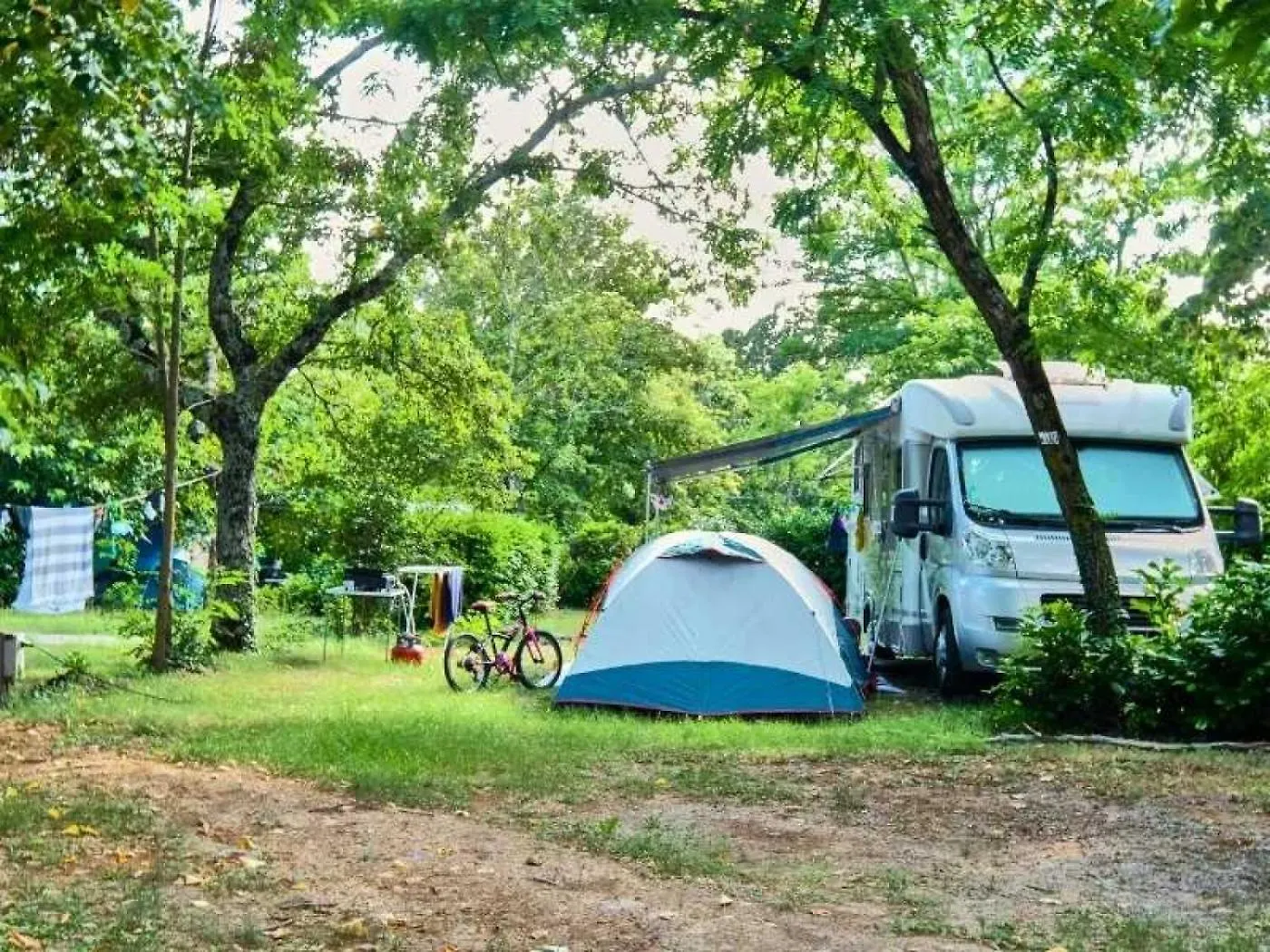 Camping 3 Etoiles - Piscine - Eec0Eh Lussas 0*,